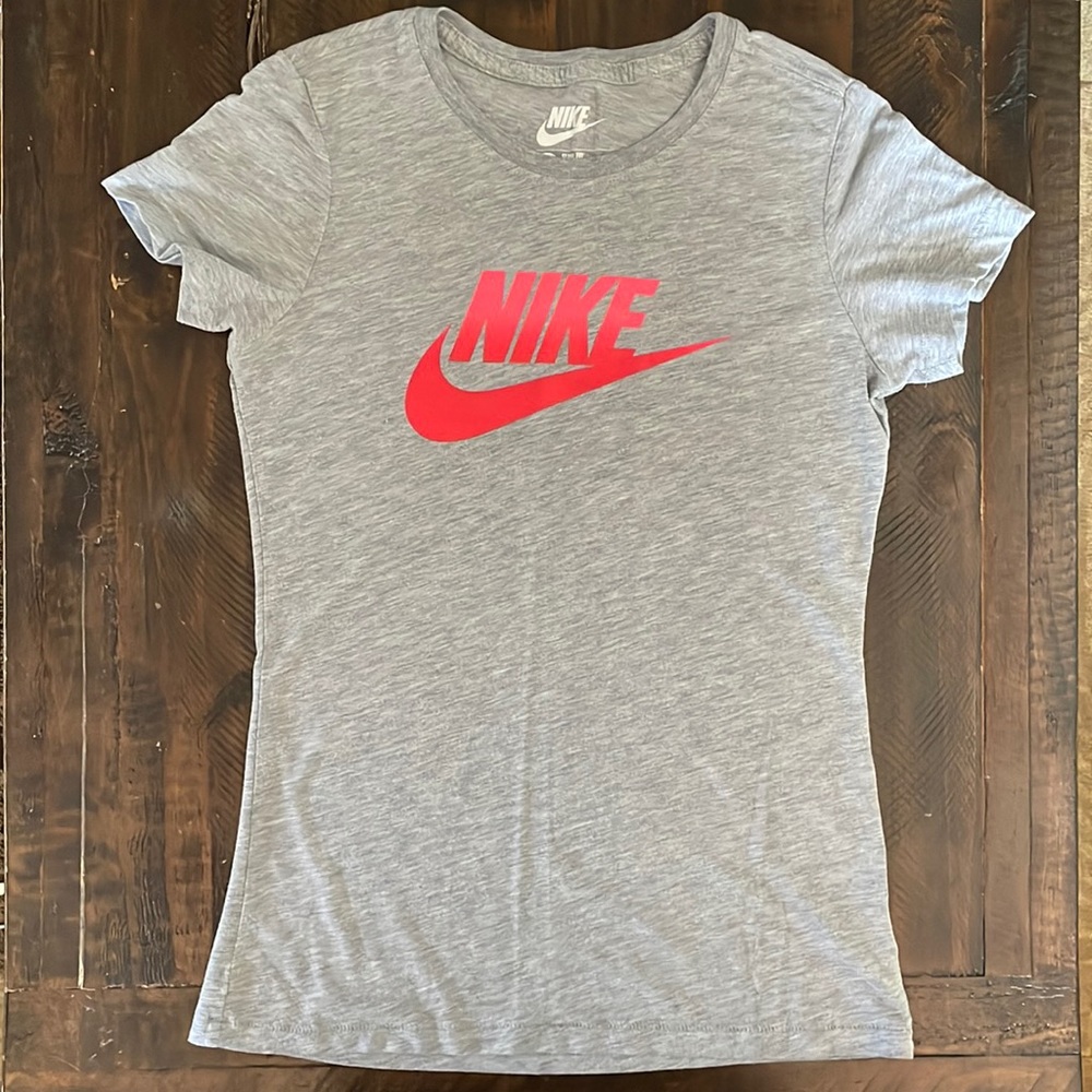 NIKE ombre t shirt size M GUC